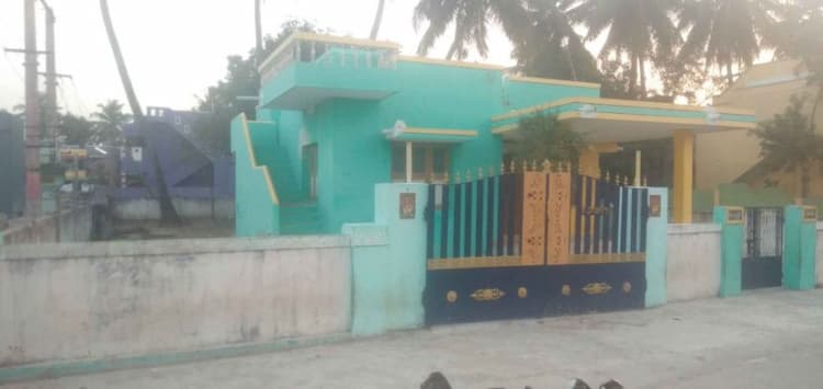 15 Years of Old House for Sales