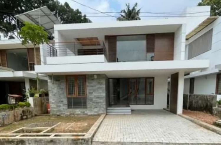 4 BHK HOUSE FOR SALE