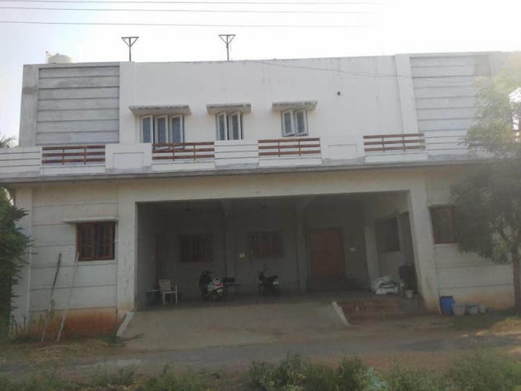 Company, House and Rooms for Sale