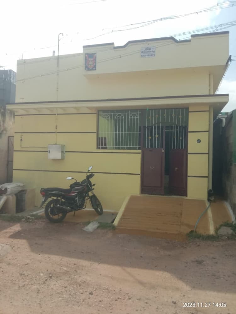 1 bBHK House for sale