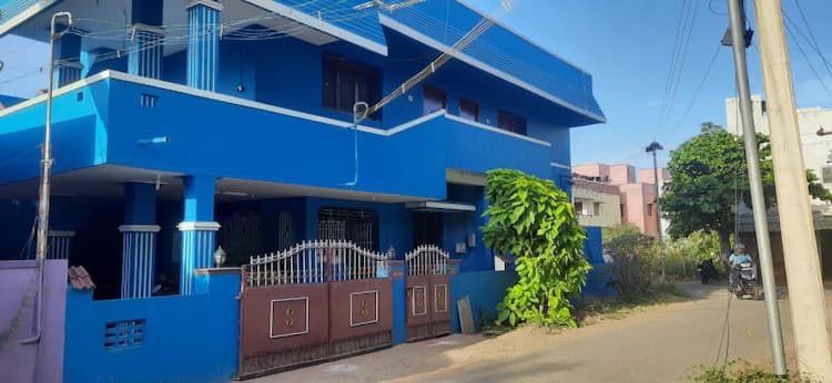 Old individual house for sale 