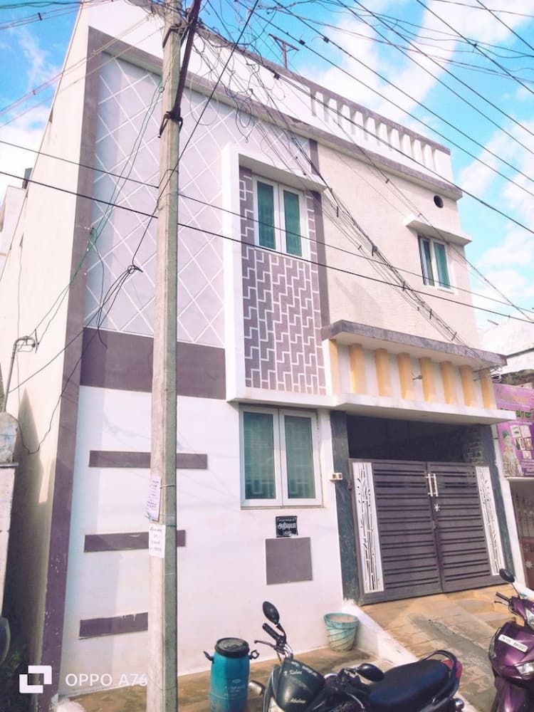 4 Bhk house in sale in Samundipuram.