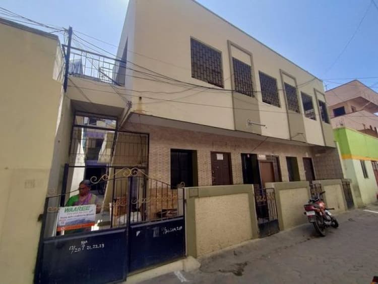 6 Portion House For Sale