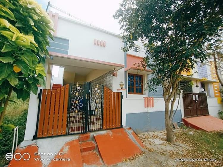 7yrs old 2BHK House for Resale.