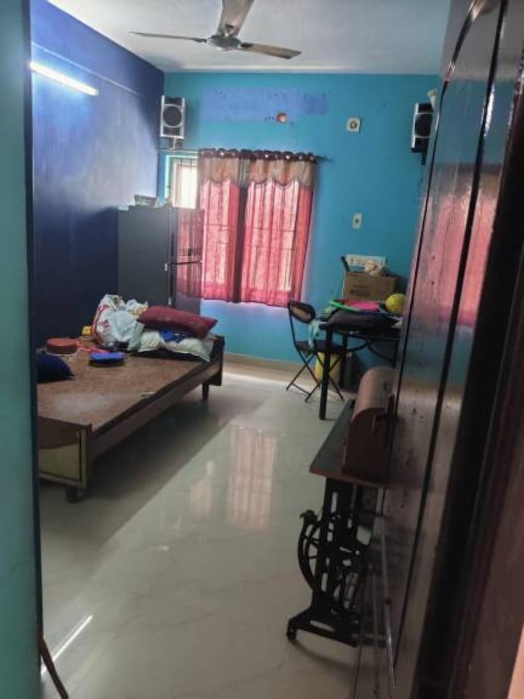 1 RK Studio Apartment