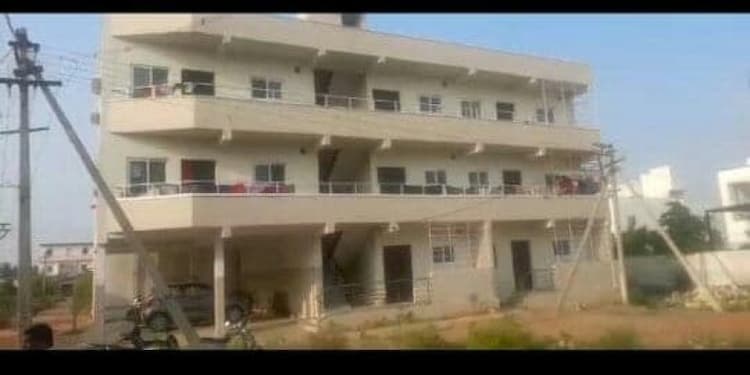 8portion house for sale