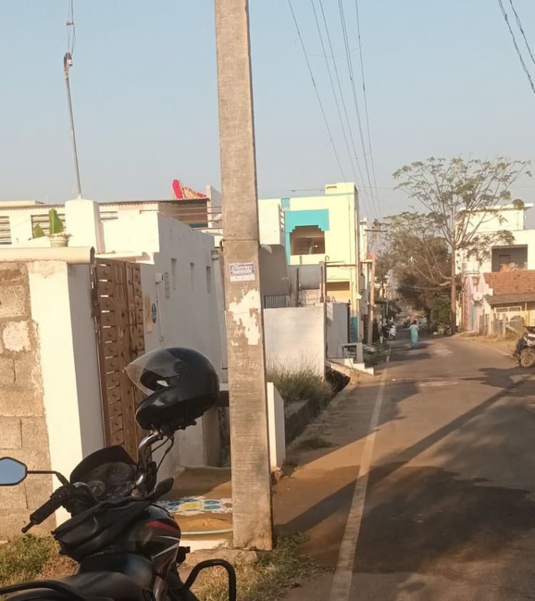 Tiled roof house for Sale