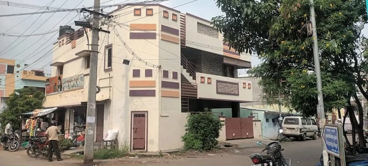 Rental House with 3 Shop for Sale
