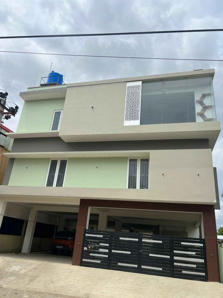 5 Portion house property for sale